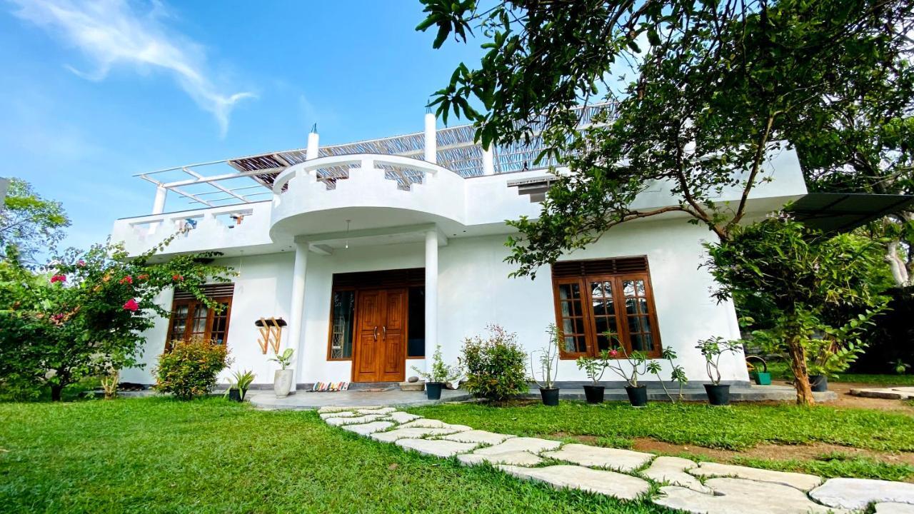 Madiha Surf House Lanka Otel Matara Dış mekan fotoğraf
